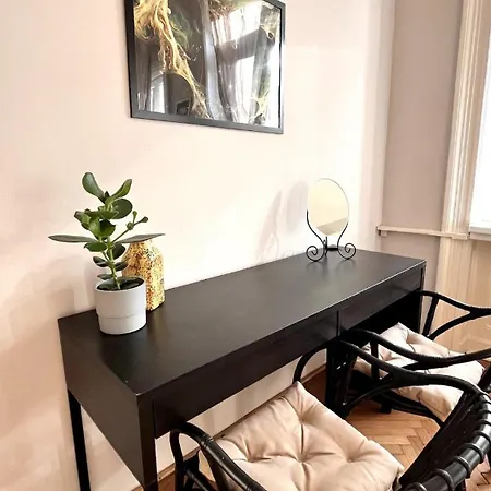 Cozy Flat For 4-6 People, Andrassy Str -oktogon Area * בודפשט
